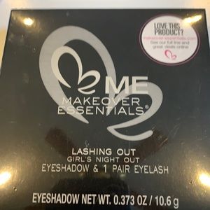 Eyeshadow and eyelashes kit